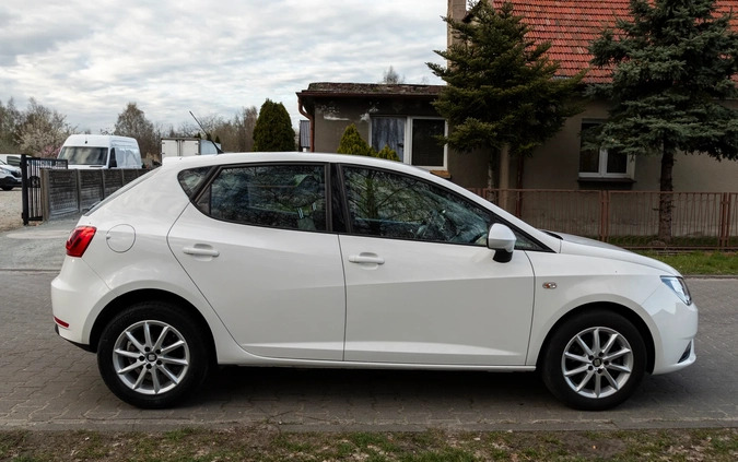 Seat Ibiza cena 32900 przebieg: 87395, rok produkcji 2016 z Piwniczna-Zdrój małe 106